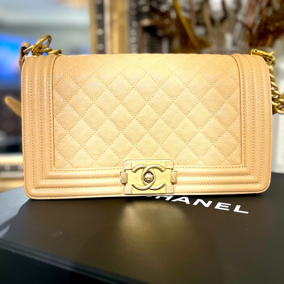 CHANEL Handbags - Chanel Medium Boy Bag